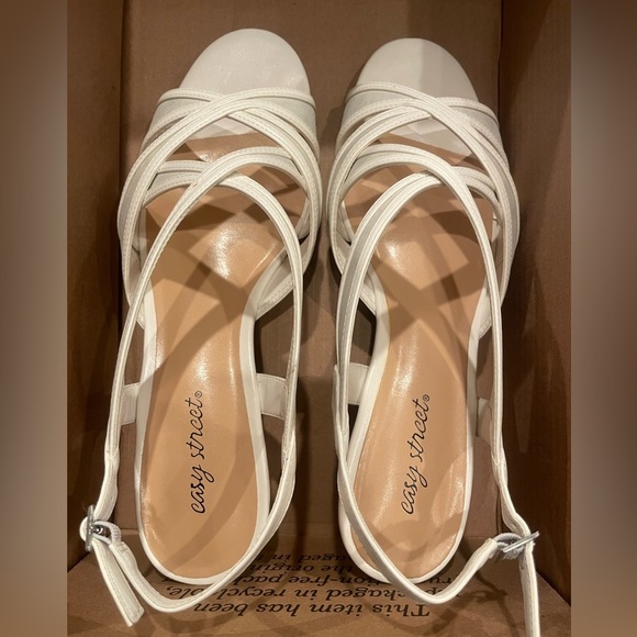 Easy Street womens Tristen Heeled White Strappy Hush Puppy Sandal, Size 11WW - Picture 7 of 11